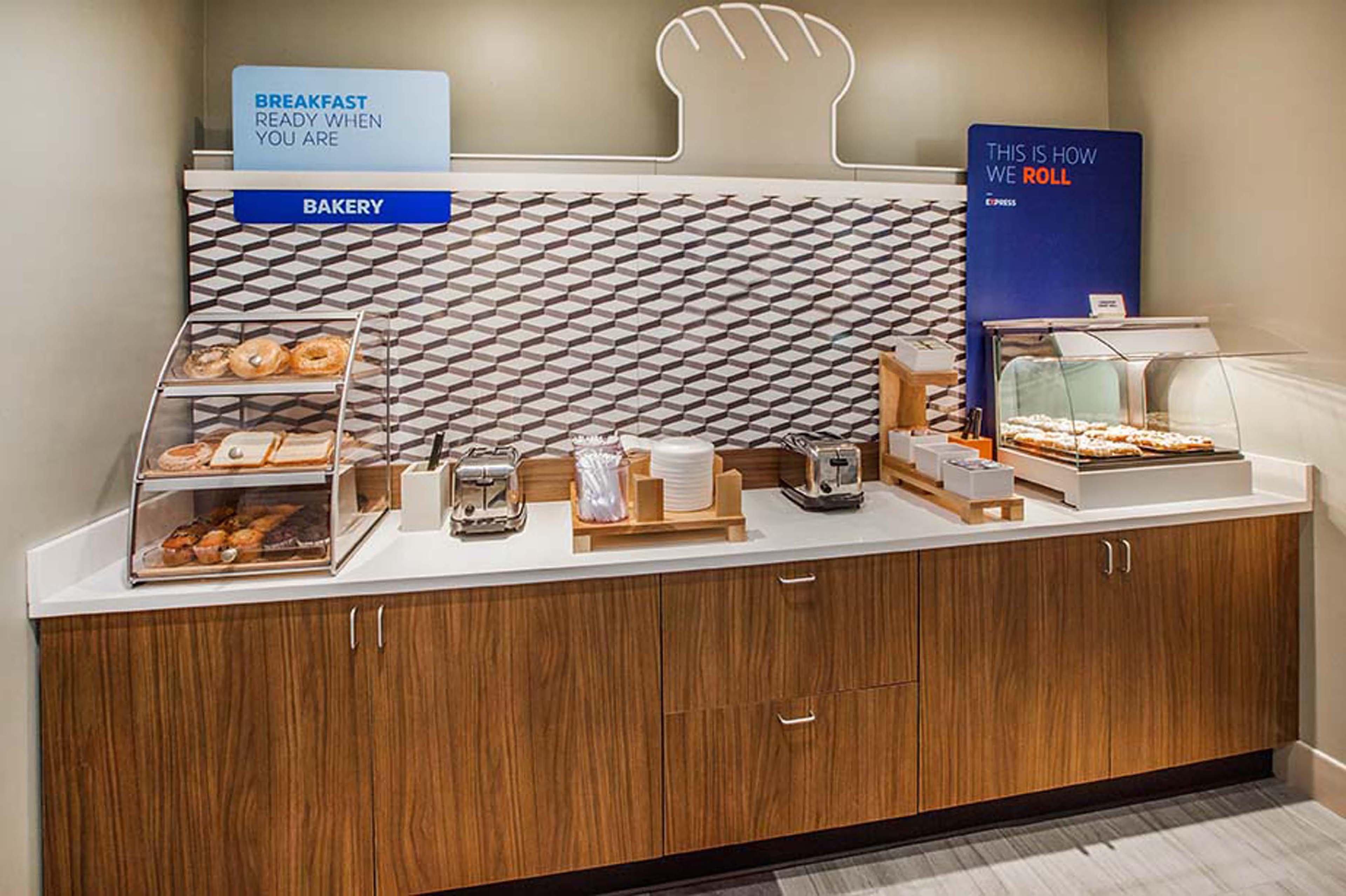 Holiday Inn Express Morgantown By Ihg Экстерьер фото