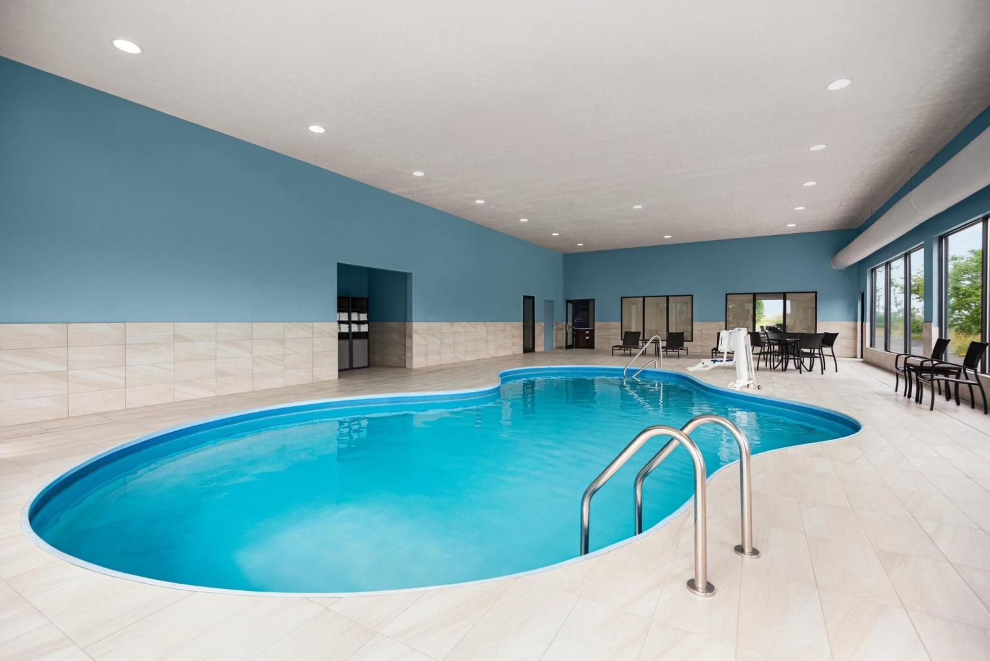 Holiday Inn Express Morgantown By Ihg Экстерьер фото